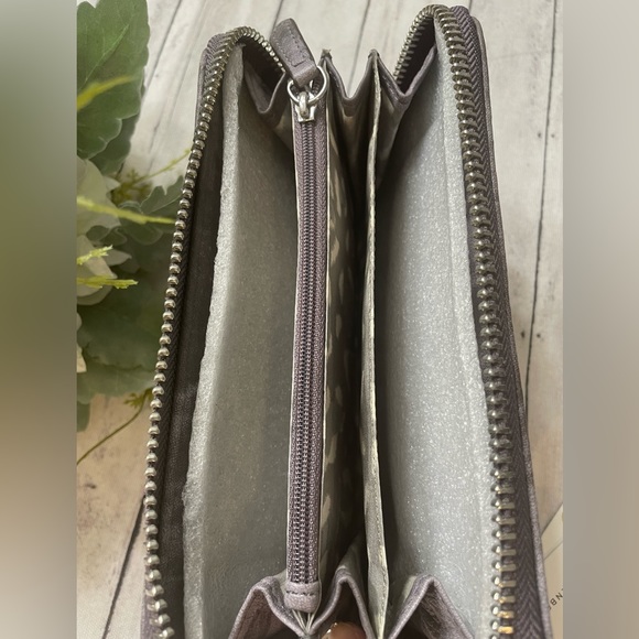 NWT Aimee KESTENBERG JESSE LARGE ZIP AROUND WITH RFID - Picture 9 of 10